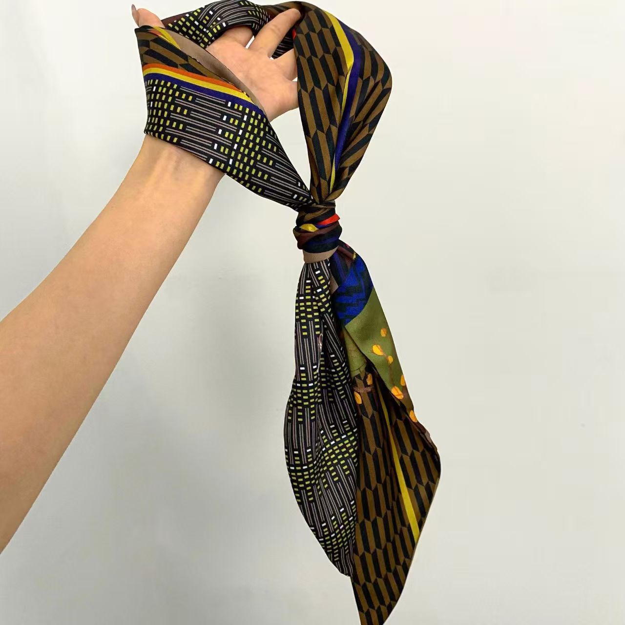 Luxury Print Long Hair Ribbon  - Luxury Bags Supplier 评论和价格