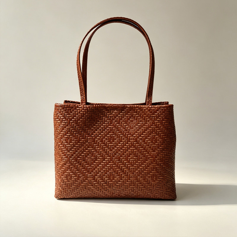 Mendy Genuine Leather Woven Pi - Luxury Bags Office 评论和价格